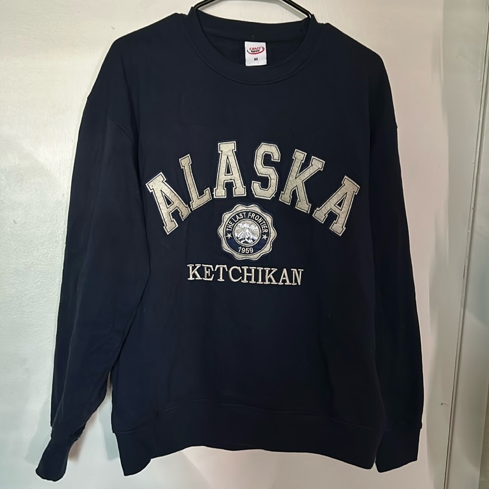 Size medium Alaska sweatshirt